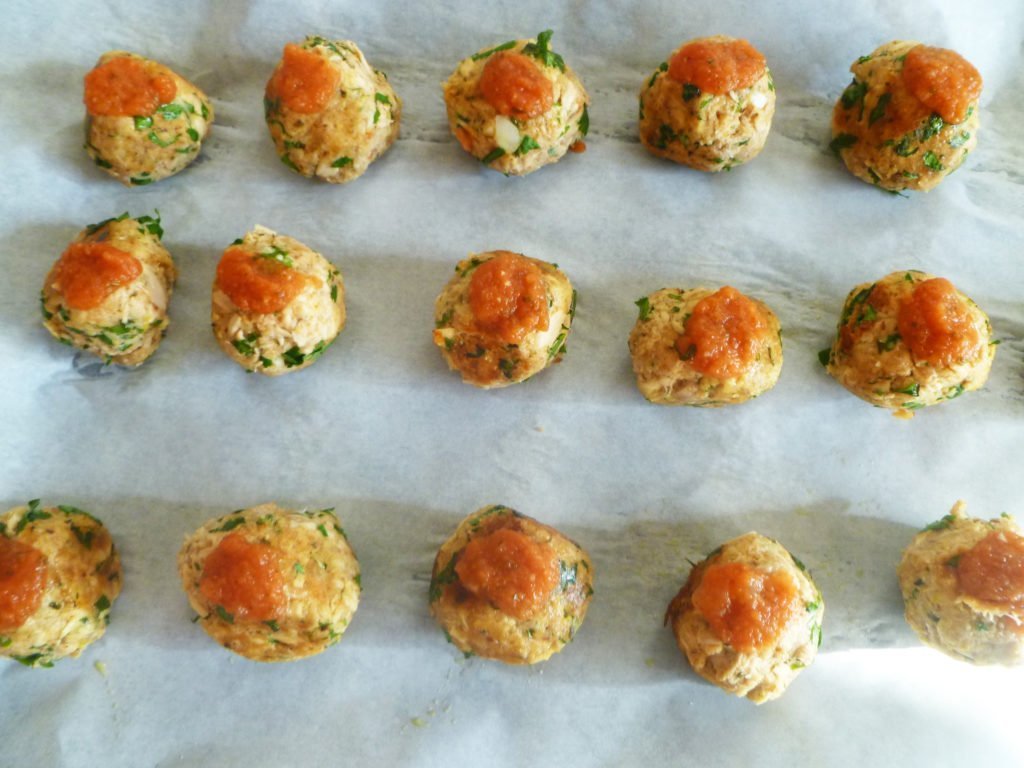 Penne Marinara with Tuna Meatballs -- Simple marinara sauce with herb-flavoured tuna meatballs. | thishappymommy.com