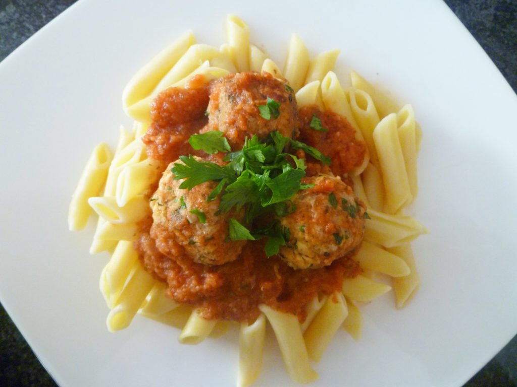 Penne Marinara with Tuna Meatballs -- Simple marinara sauce with herb-flavoured tuna meatballs. | thishappymommy.com