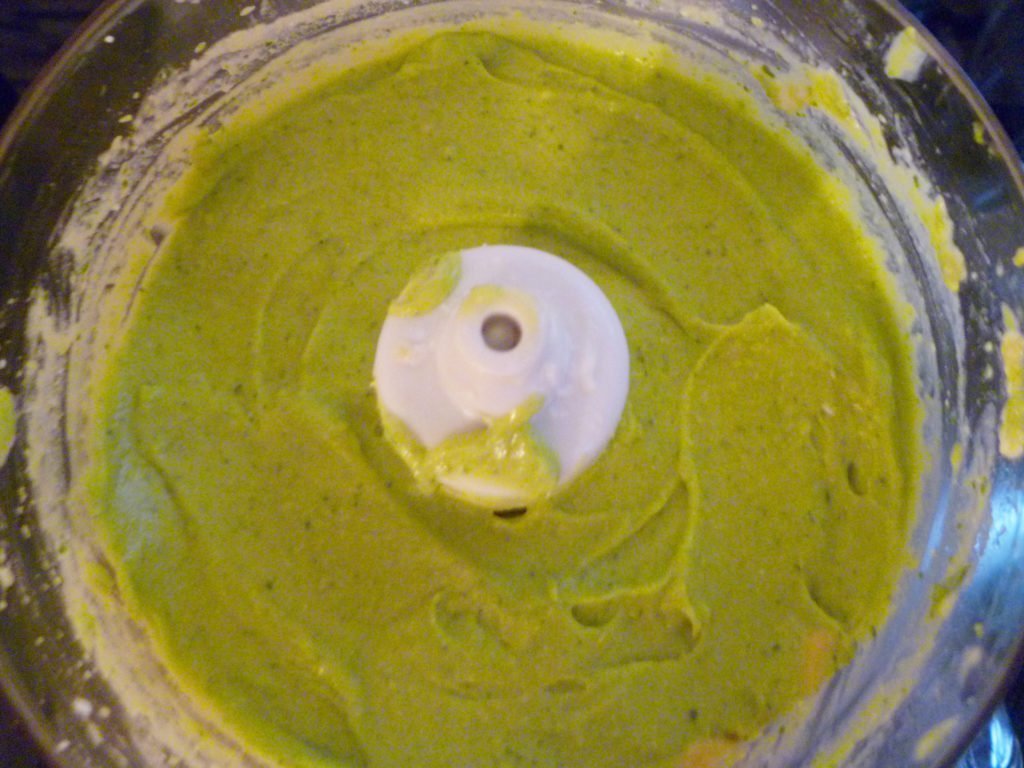 Creamy Avocado Pasta Creamy Avocado Pasta -- A delicious 30 minute pasta meal that is truly a crowd pleaser #lowfat | thishappymommy.com
