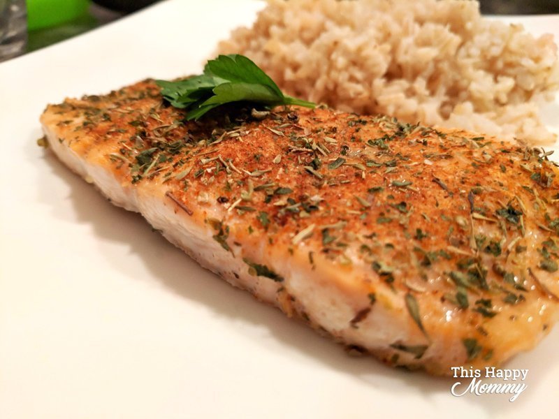 Give your salmon a boost of flavour with a blend of herbs and Cajun-style spices.&nbsp;In just 15 minutes, you can enjoy Healthy Blackened Salmon and it is so simple to make. Apply a quick dry rub to the salmon fillet and let it bake in the oven. That's it! | healthy fish recipes | healthy oven baked fish | quick and easy baked salmon | clean eating salmon recipes | #recipe #healthyrecipe #fish #salmon #bakedsalmon | thishappymommy.com