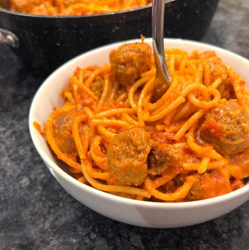 Easy One Pot Spaghetti and Meatballs